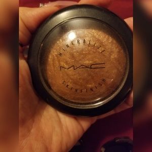 MAC bronzer